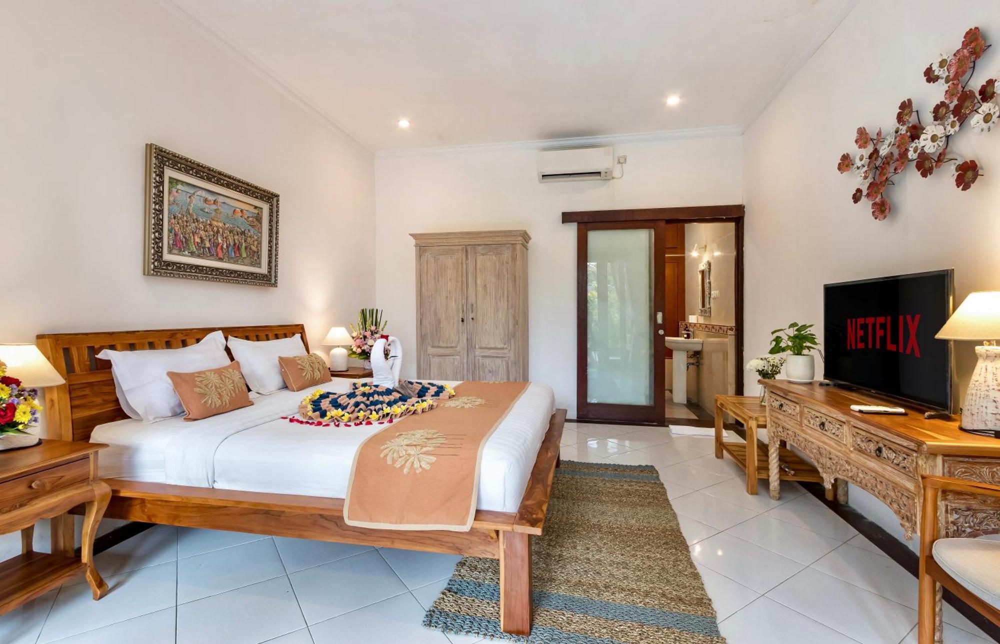 Bens Tunjung Two-bedroom With Private Pool Kuta Villa *